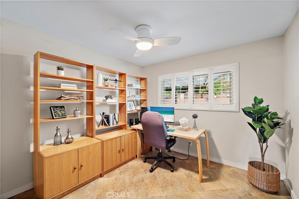 MLS #OC25256381 image #15