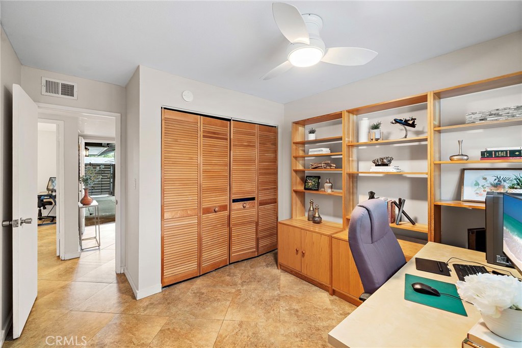 MLS #OC25256381 image #16