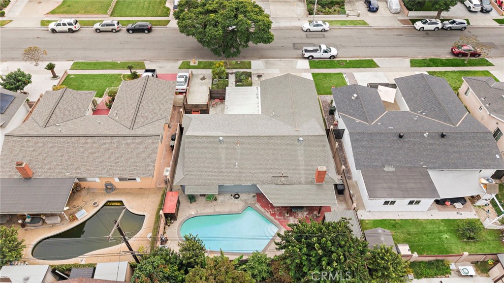 MLS #OC25256381 image #32