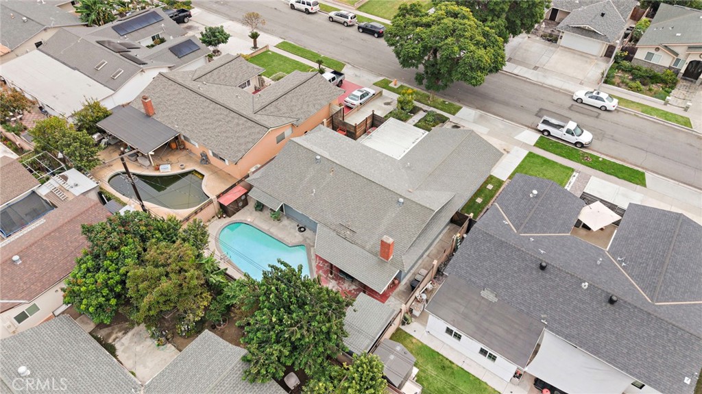 MLS #OC25256381 image #33