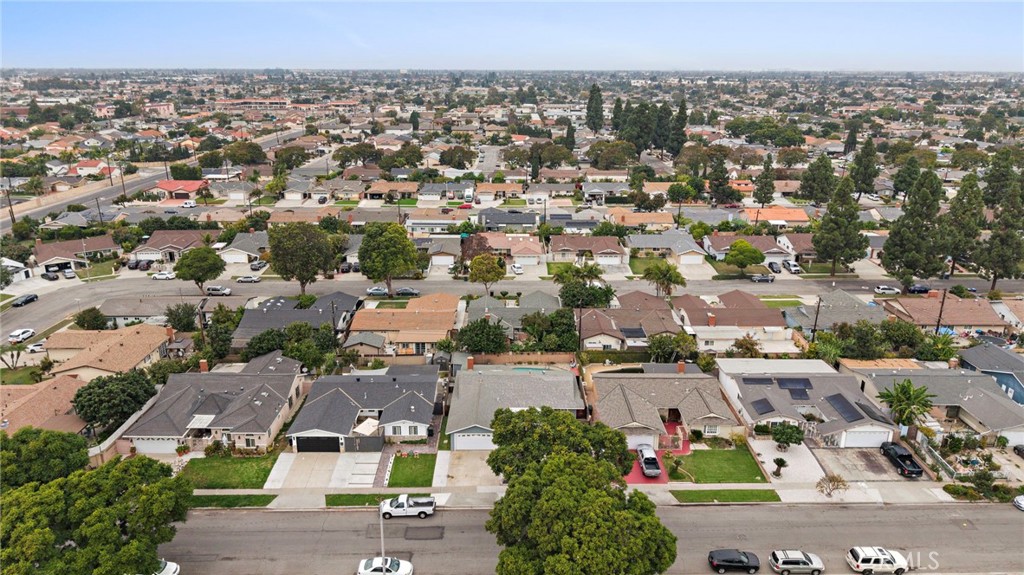 MLS #OC25256381 image #36