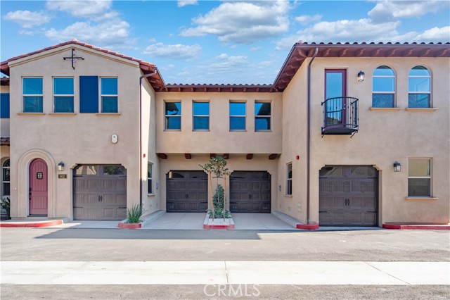 MLS #OC25256396 image #0