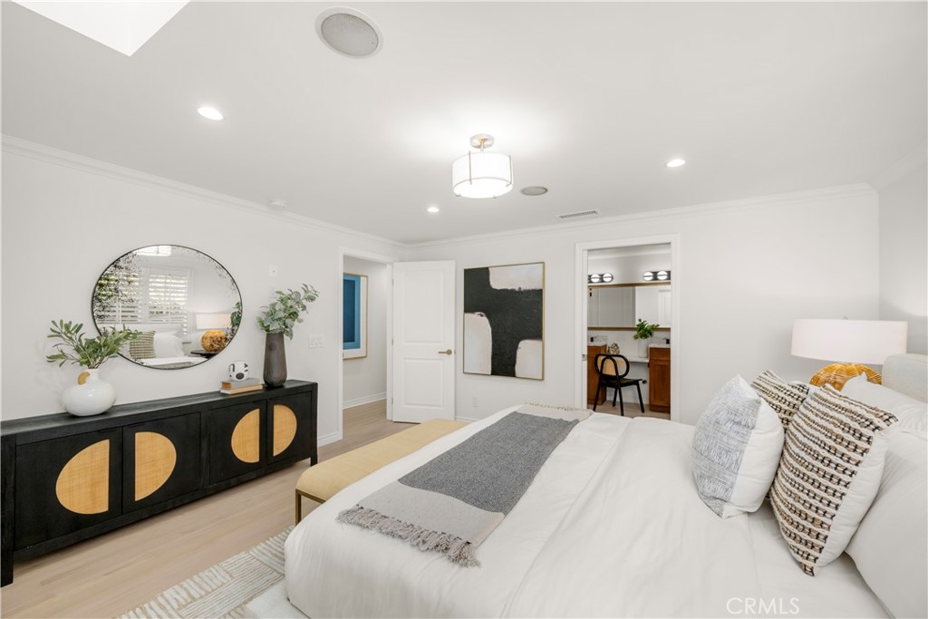 MLS #OC25256397 image #13