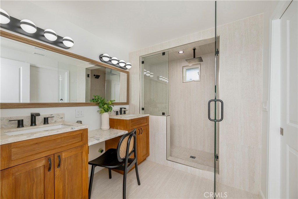 MLS #OC25256397 image #15