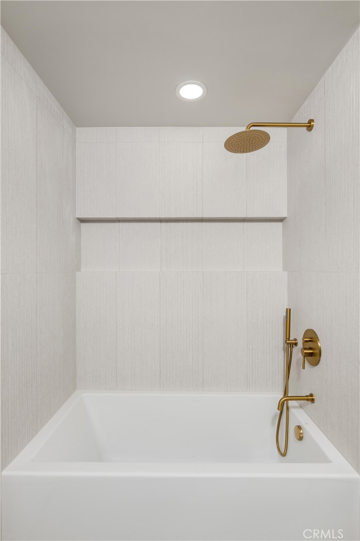 MLS #OC25256397 image #18