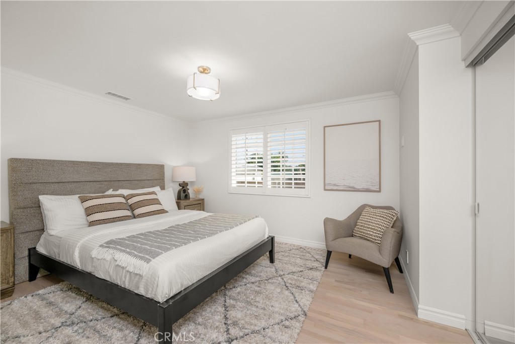 MLS #OC25256397 image #21