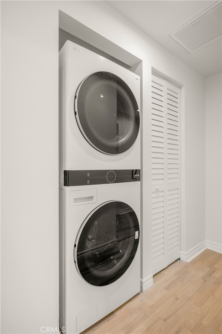 MLS #OC25256397 image #23