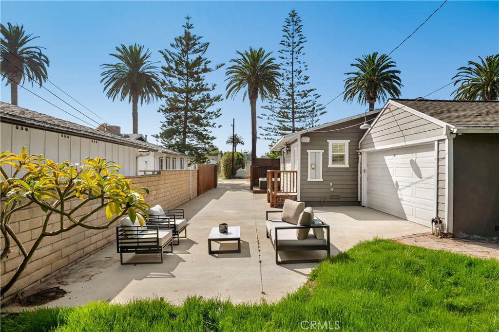 MLS #OC25256397 image #32