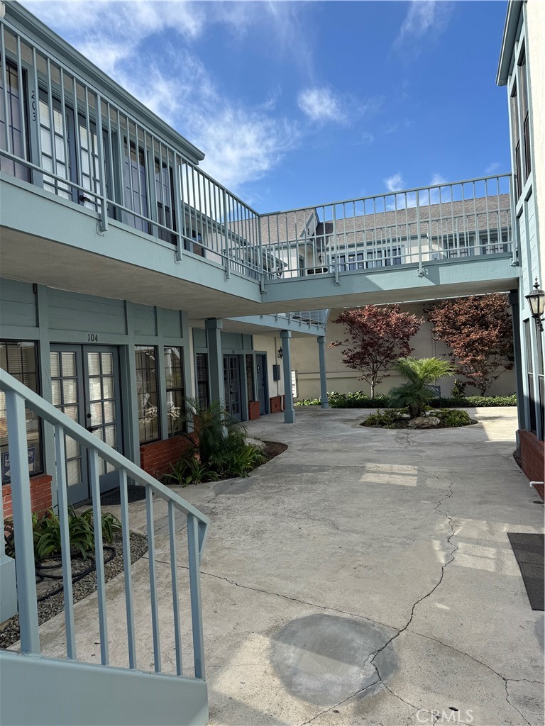 MLS #OC25256407 image #1