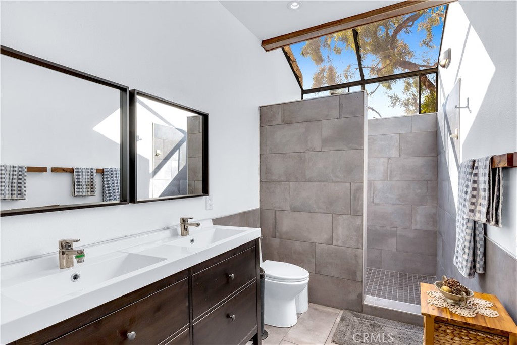 MLS #OC25256409 image #14