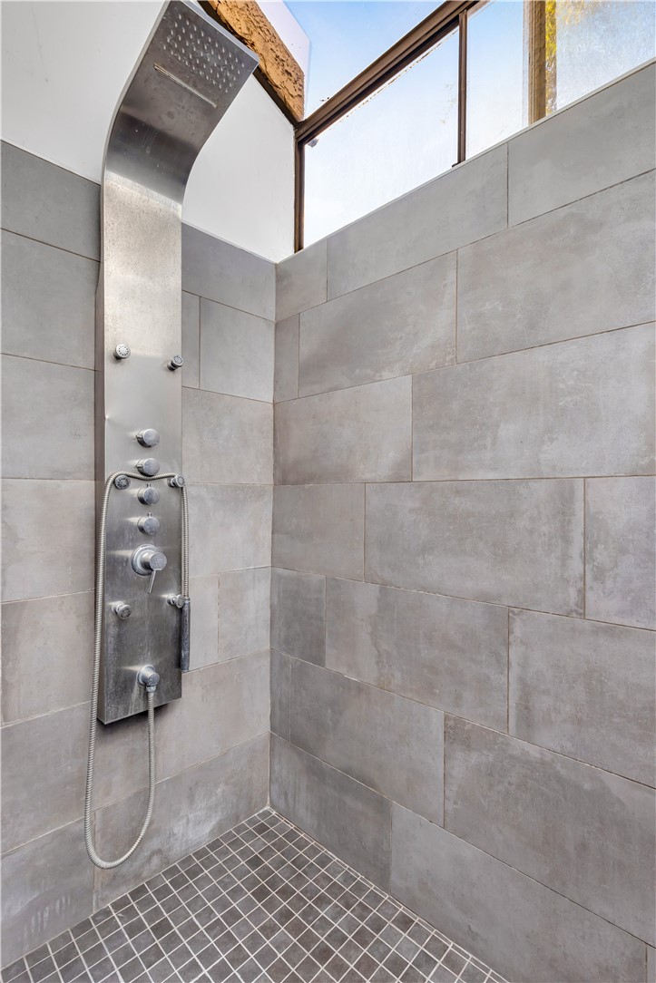 MLS #OC25256409 image #15