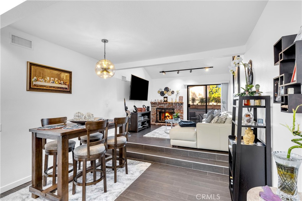 MLS #OC25256409 image #5