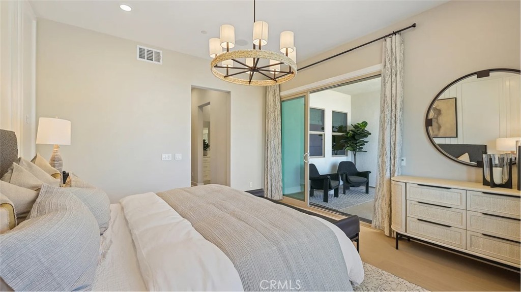 MLS #OC25256419 image #10