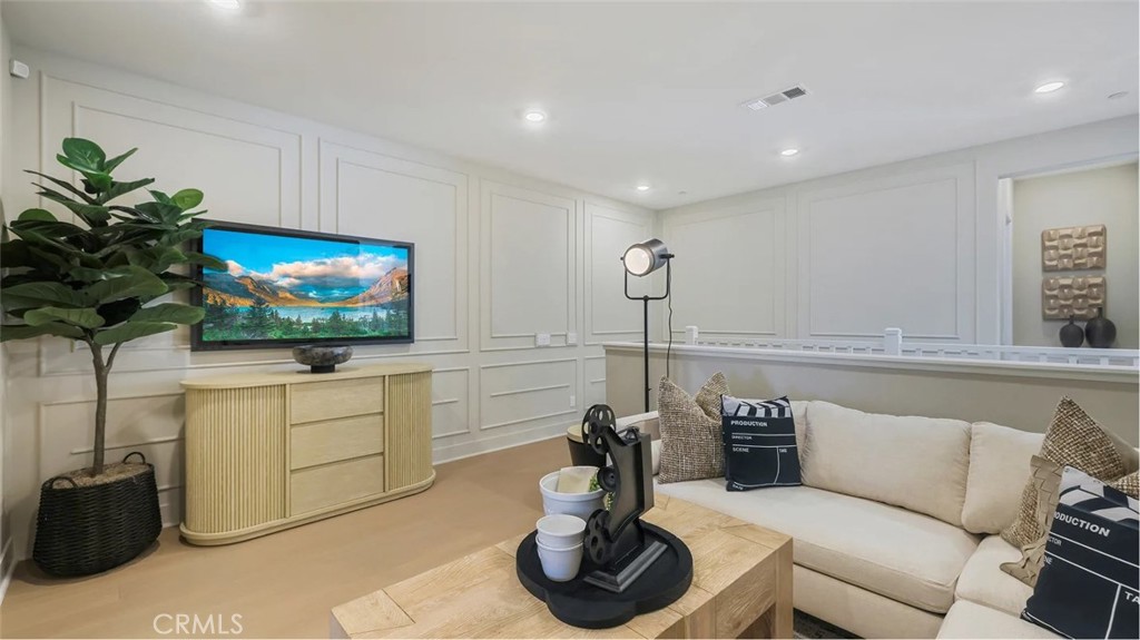 MLS #OC25256419 image #23