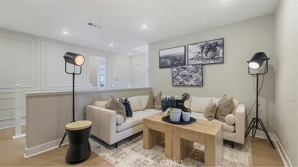 MLS #OC25256419 image #24