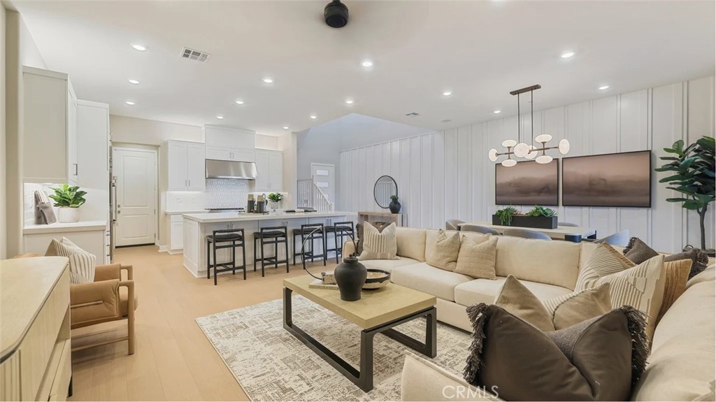 MLS #OC25256419 image #5