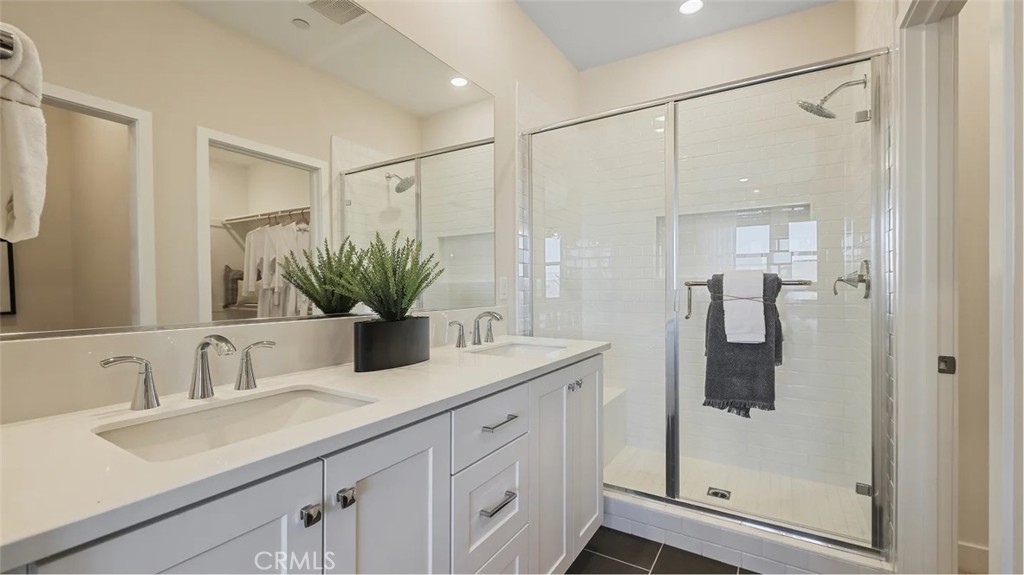 MLS #OC25256441 image #11