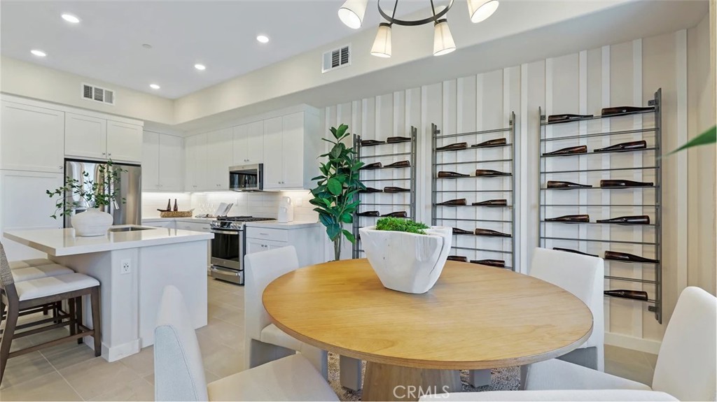 MLS #OC25256441 image #4