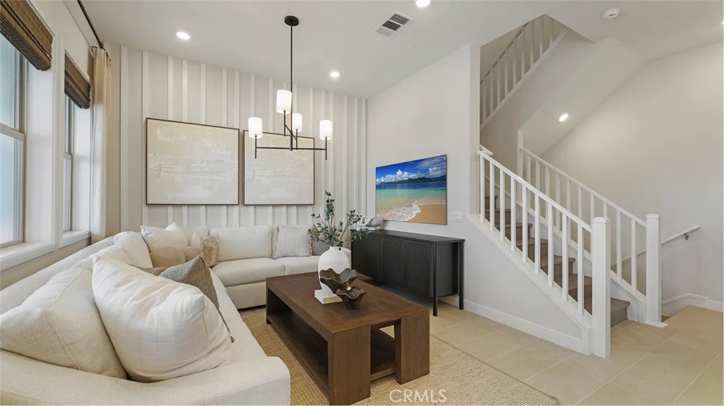 MLS #OC25256441 image #5