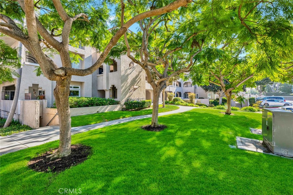 MLS #OC25256449 image #25