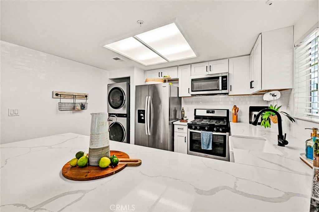 MLS #OC25256449 image #9