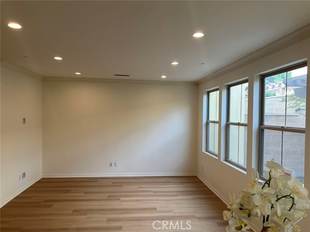 MLS #OC25256450 image #6