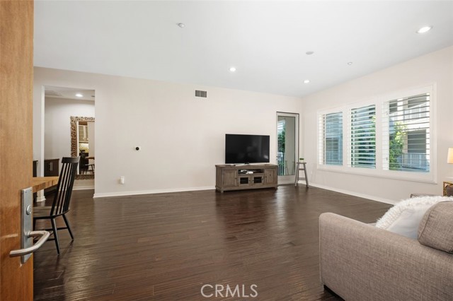 MLS #OC25256454 image #11