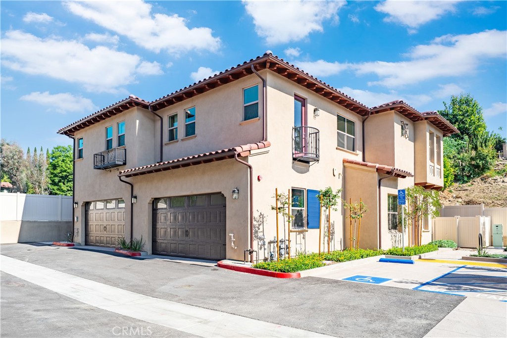 MLS #OC25256455 image #2