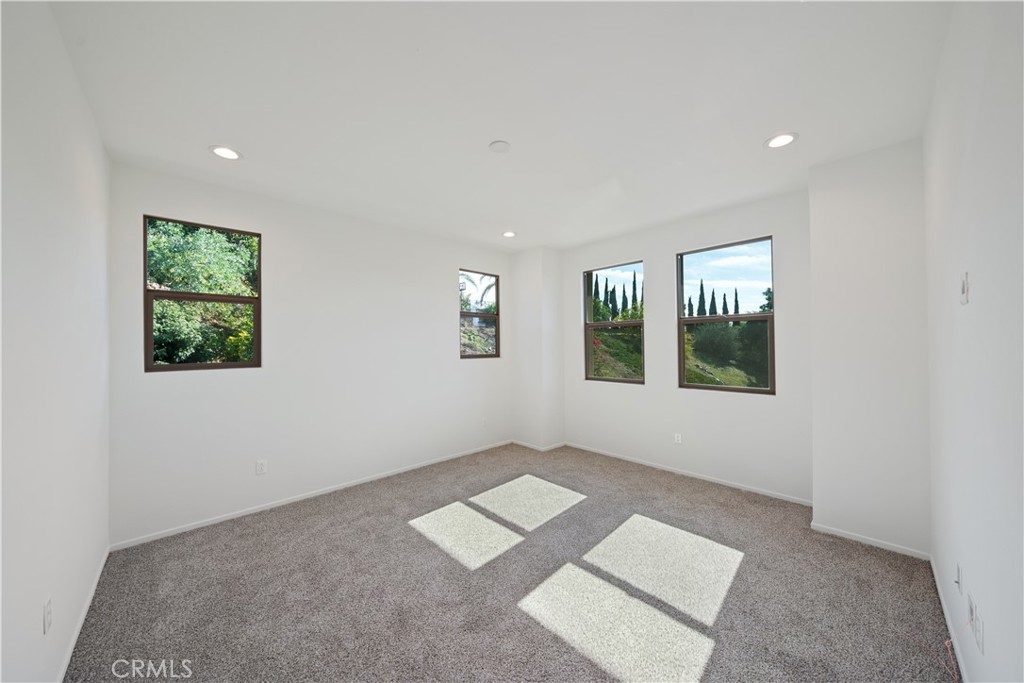 MLS #OC25256455 image #21