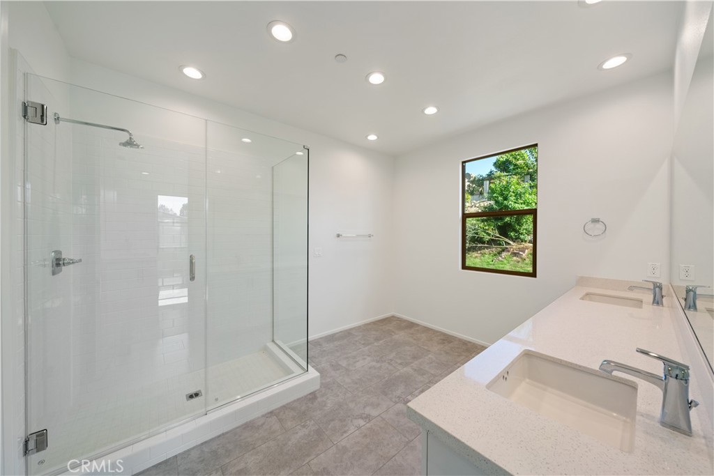 MLS #OC25256455 image #23