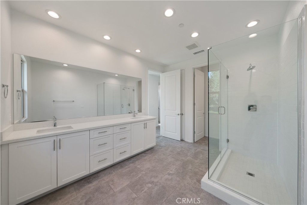 MLS #OC25256455 image #24