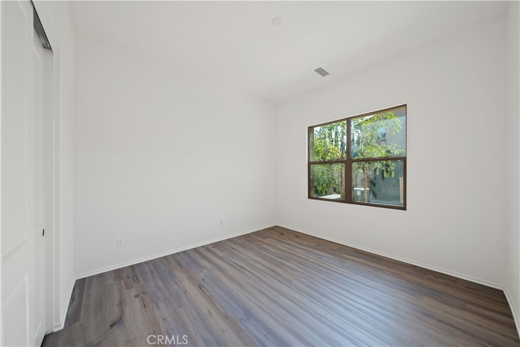 MLS #OC25256455 image #4