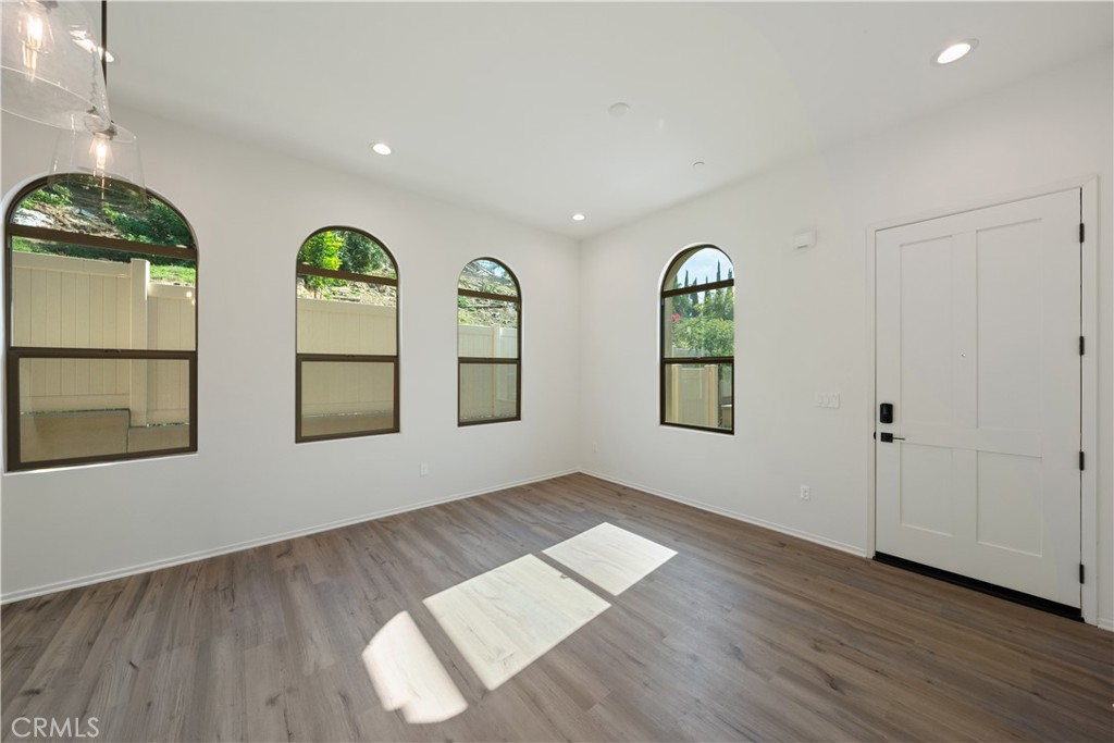 MLS #OC25256455 image #9