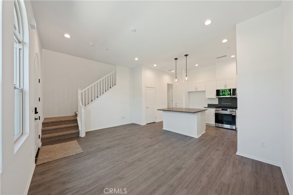 MLS #OC25256475 image #4