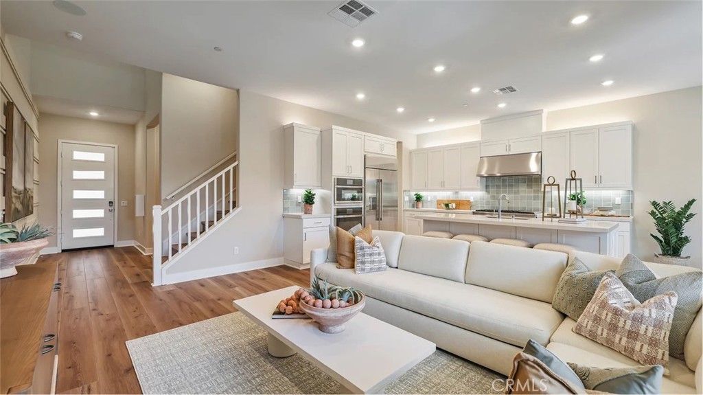 MLS #OC25256478 image #8