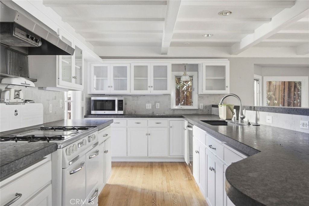 MLS #OC25256559 image #16