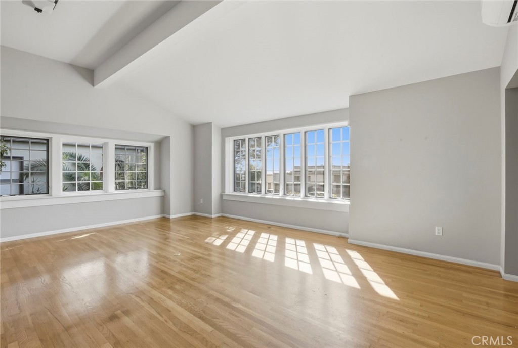 MLS #OC25256559 image #20