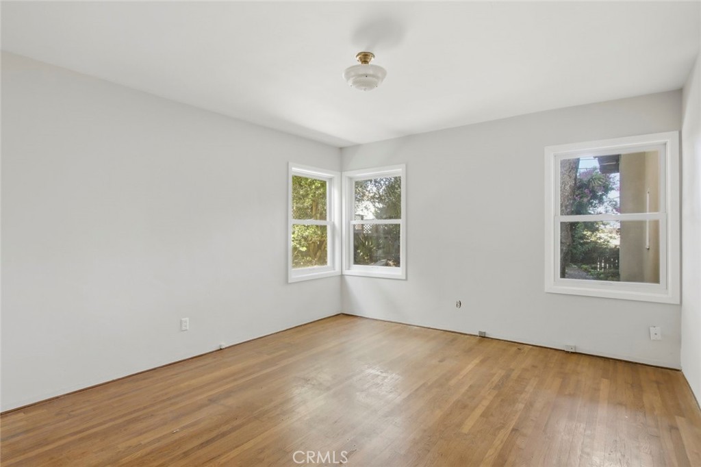 MLS #OC25256559 image #23