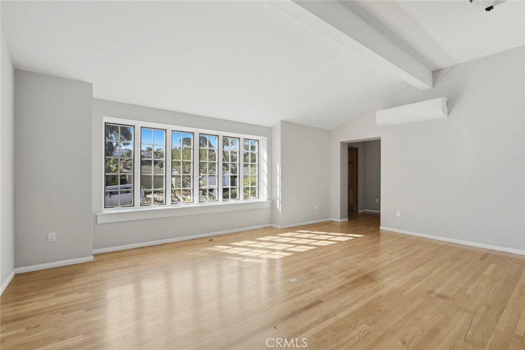 MLS #OC25256559 image #5