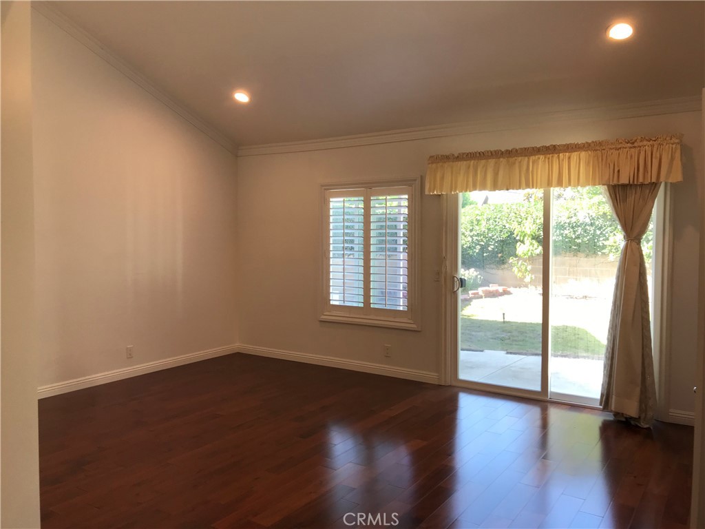 MLS #OC25256594 image #11