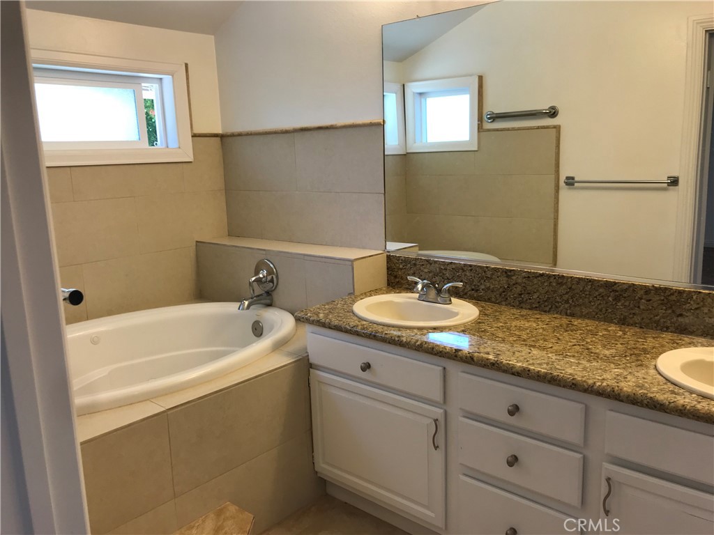 MLS #OC25256594 image #13