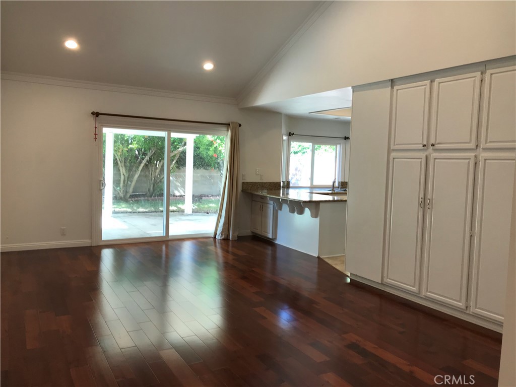 MLS #OC25256594 image #4