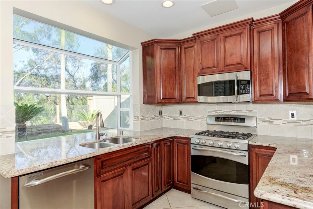 MLS #OC25256609 image #15