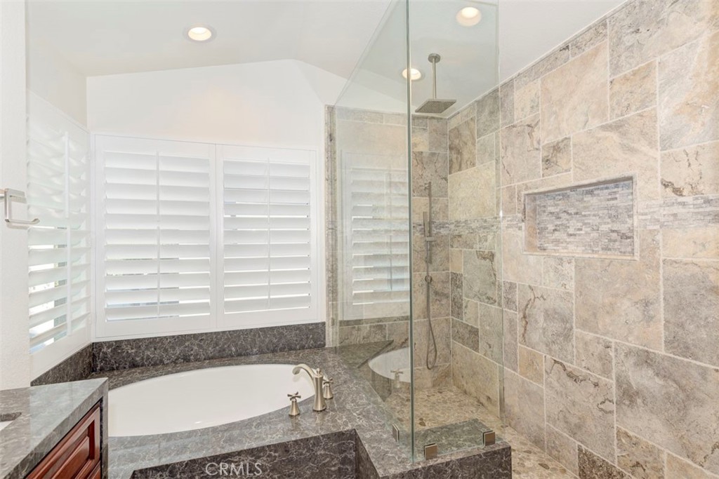 MLS #OC25256609 image #24