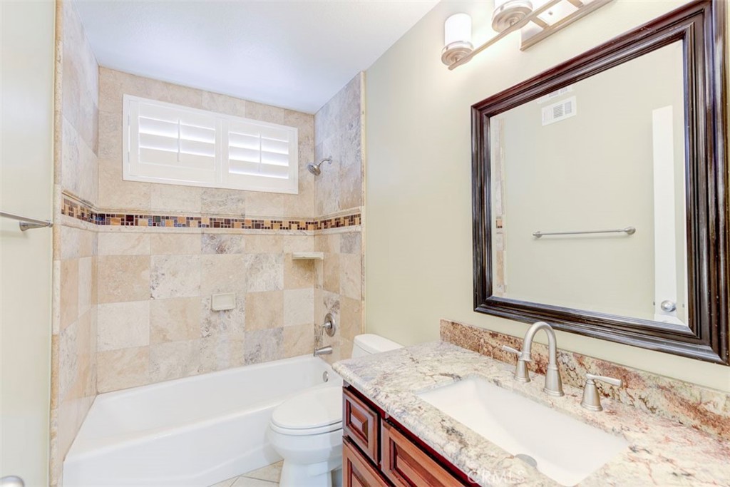 MLS #OC25256609 image #27