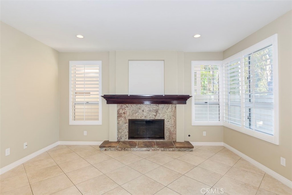 MLS #OC25256609 image #8