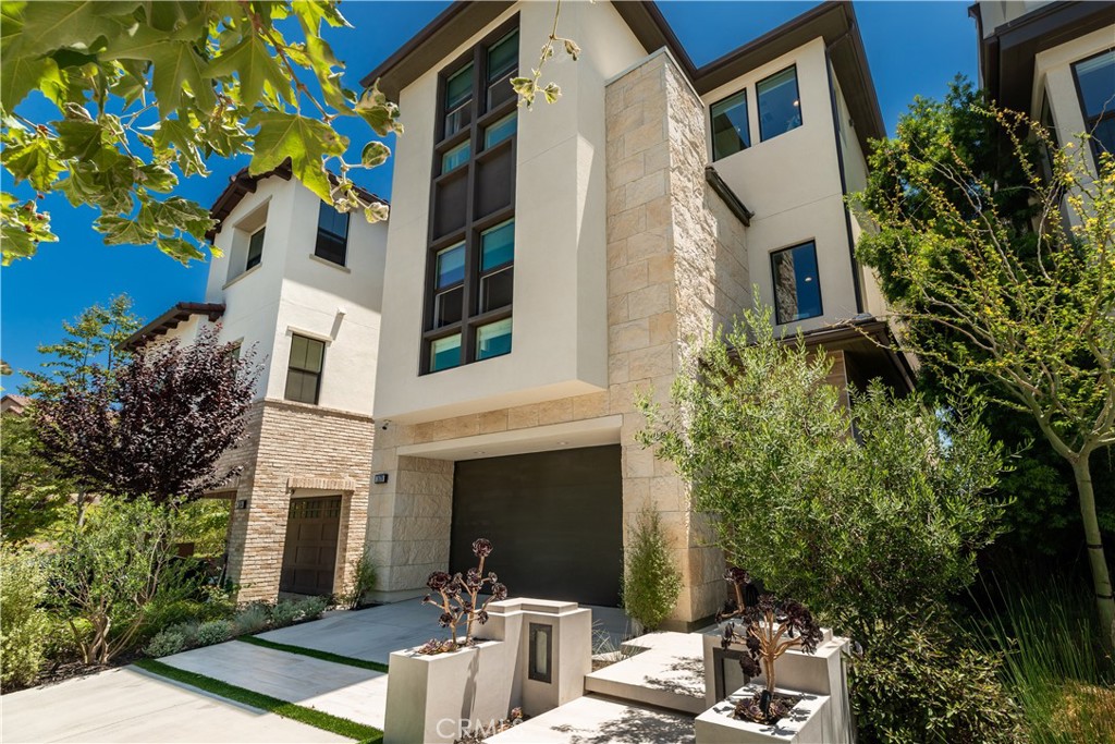 MLS #OC25256638 image #2