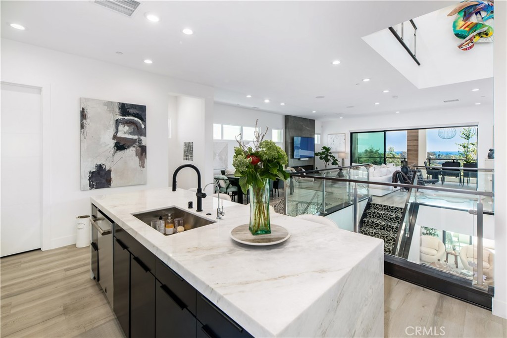 MLS #OC25256638 image #25