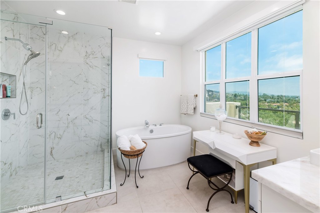 MLS #OC25256638 image #32