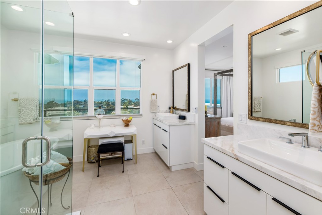 MLS #OC25256638 image #33